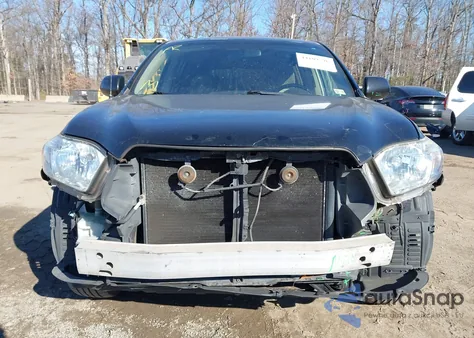 2010 Toyota Highlander Base V6 z USA, uszkodzony, nr VIN 5TDZK3EH2AS018547
